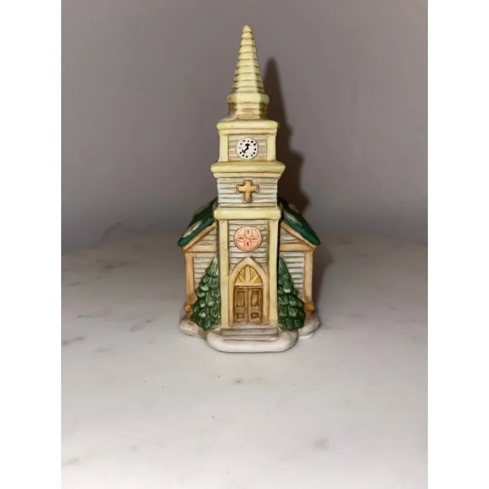 Vintage 1992 Handpainted Porcelain Christmas‎ Bisque Olde Town Village Church